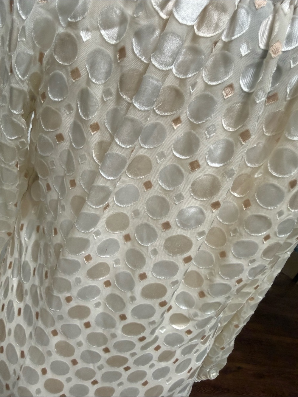 White House Black Market Ivory Sheer Boho Blouse Size S Textured Dot Tie Neck - Picture 7 of 15